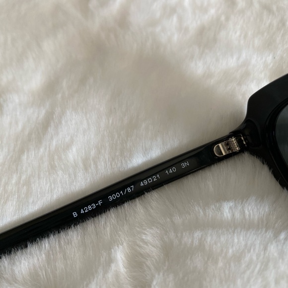 Burberry Sunglasses - Picture 5 of 6